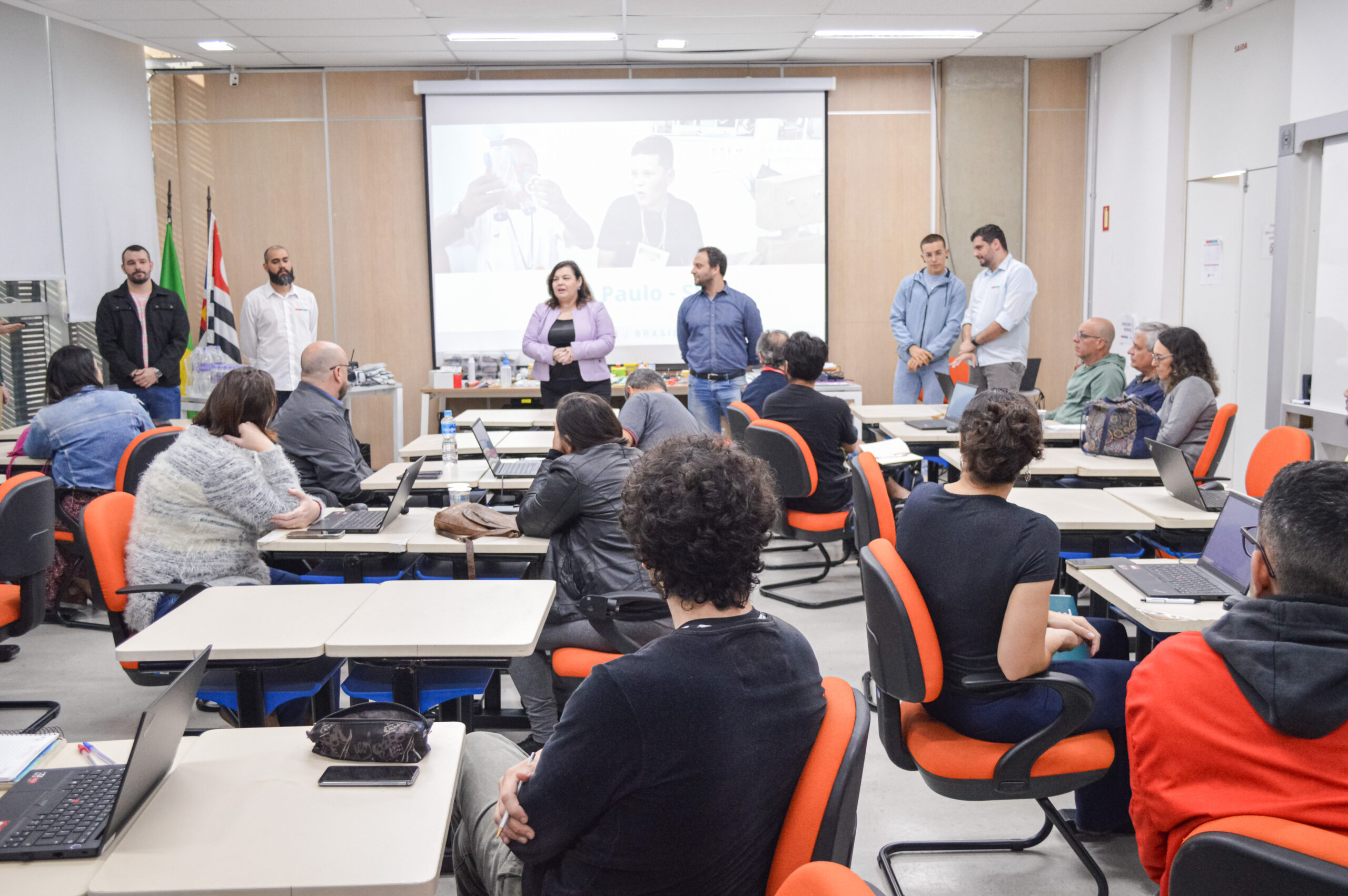 Centro Paula Souza celebra parceria com Stem Brasil e Boeing